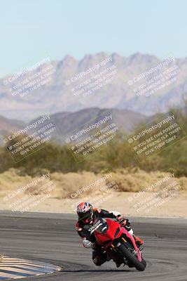 media/Nov-16-2025-Race Pace (Sun) [[8c5fa54630]]/Non Verified Riders (1st 20 Minutes)/2-Turn 10 (1010am)/